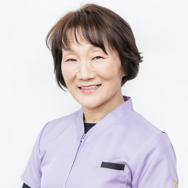 中小田千鶴子